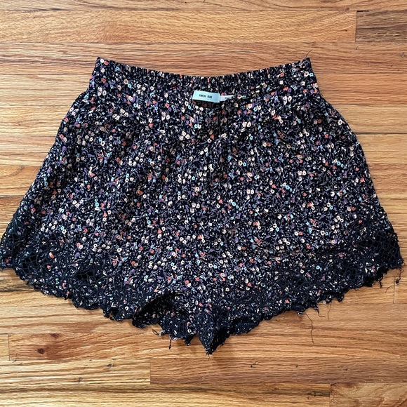 Kimchi Blue Pants - UO Kimchi Blue Black Floral Shorts with Embroidered Detailing, Size XS